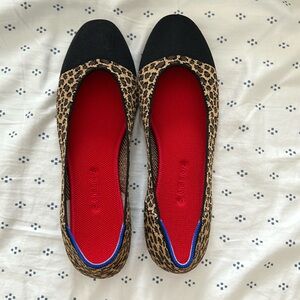 Rothy’s “the square” little cat print size 12